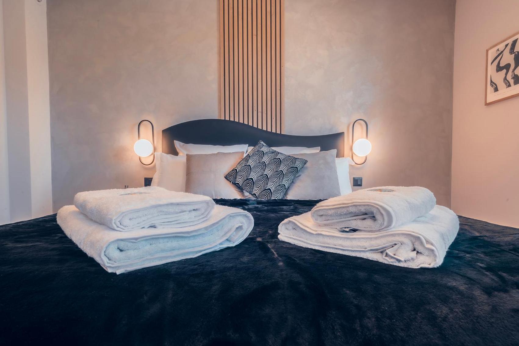 Les Suites De L'Etang Cucuron Ngoại thất bức ảnh