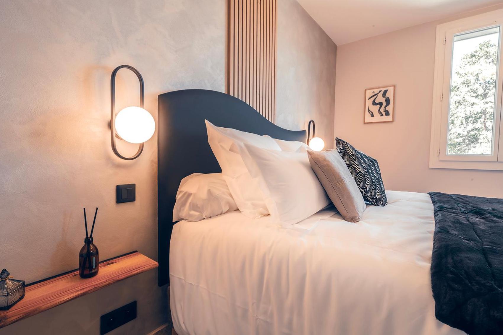 Les Suites De L'Etang Cucuron Ngoại thất bức ảnh