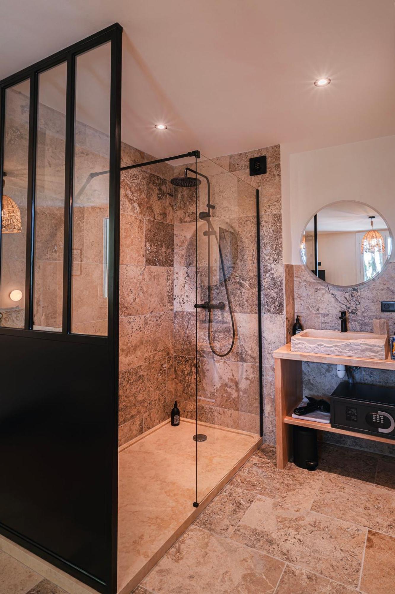 Les Suites De L'Etang Cucuron Ngoại thất bức ảnh