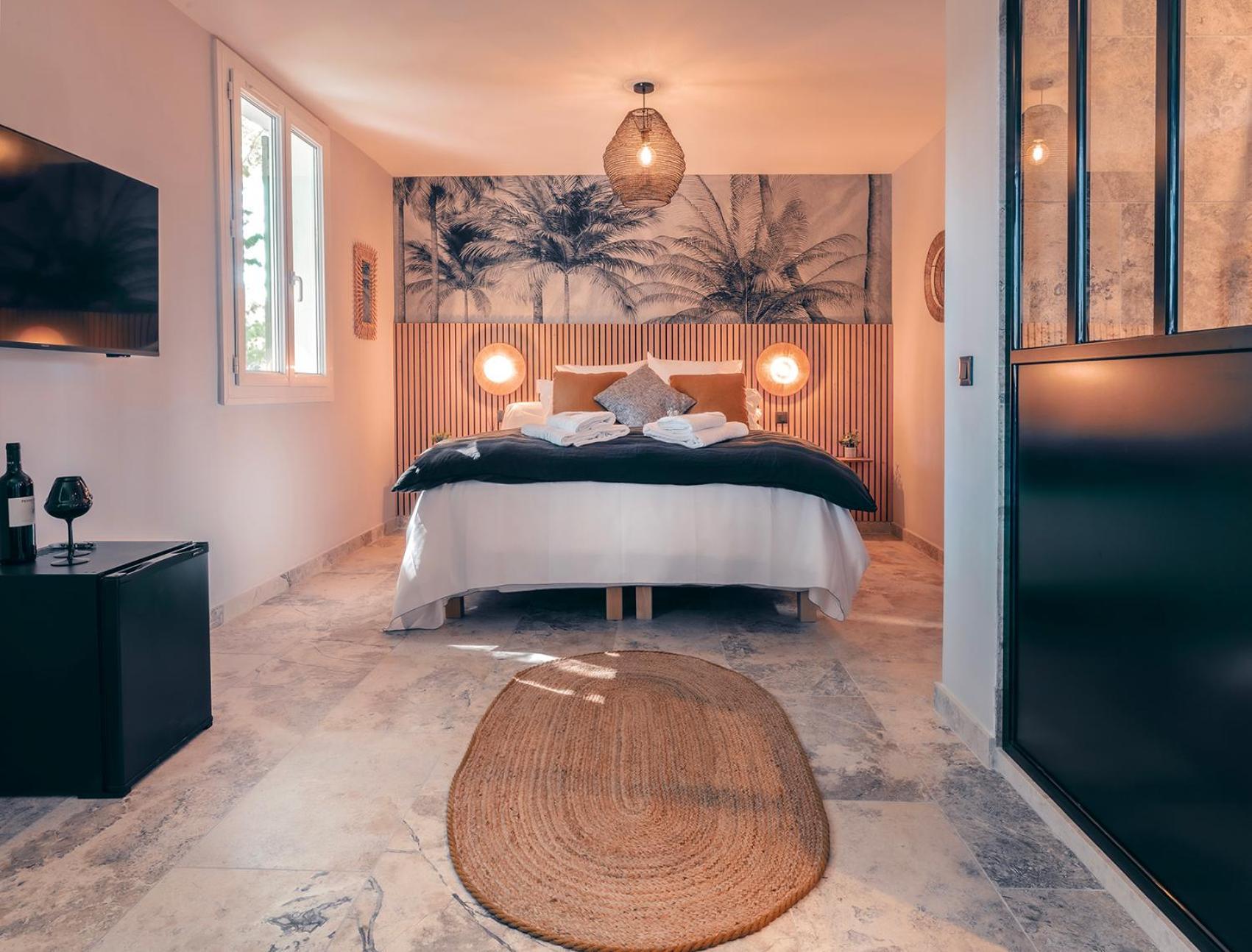 Les Suites De L'Etang Cucuron Ngoại thất bức ảnh