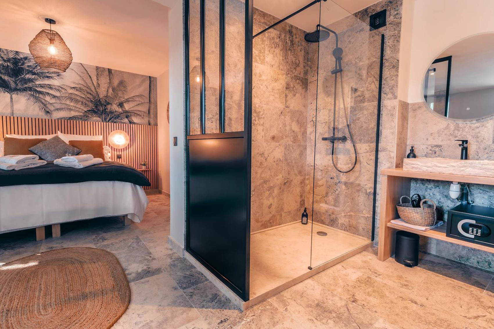 Les Suites De L'Etang Cucuron Ngoại thất bức ảnh