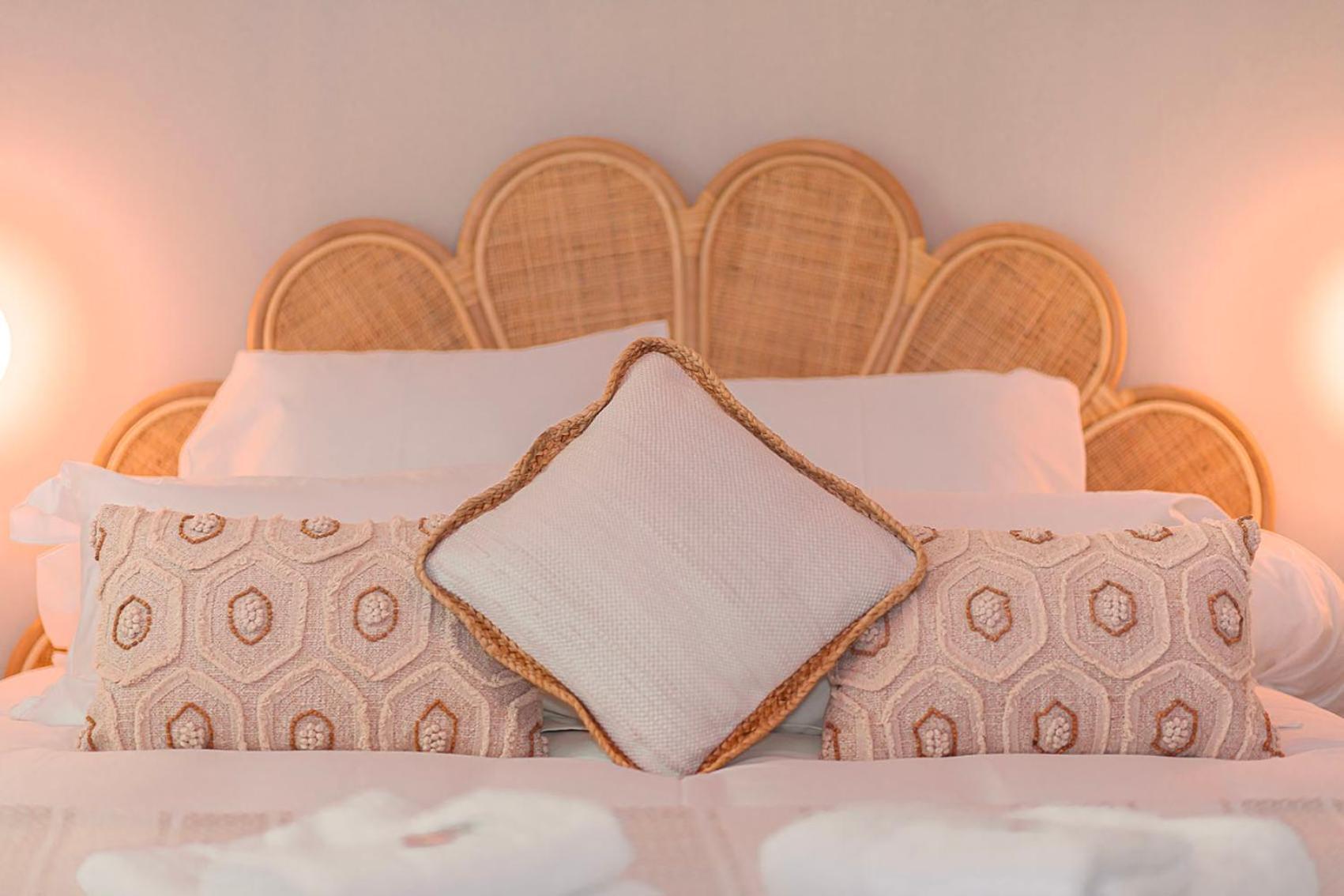 Les Suites De L'Etang Cucuron Ngoại thất bức ảnh