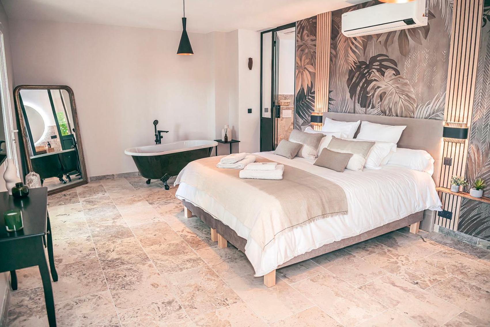 Les Suites De L'Etang Cucuron Ngoại thất bức ảnh