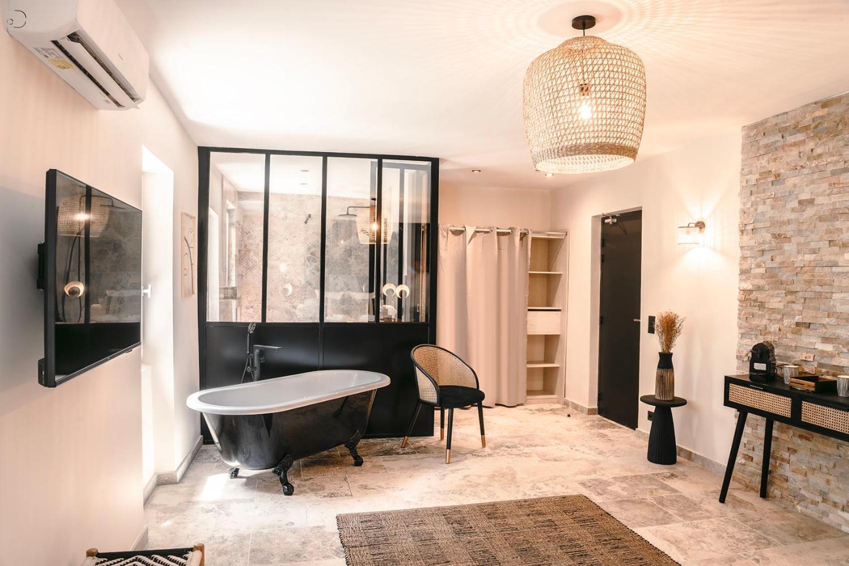 Les Suites De L'Etang Cucuron Ngoại thất bức ảnh