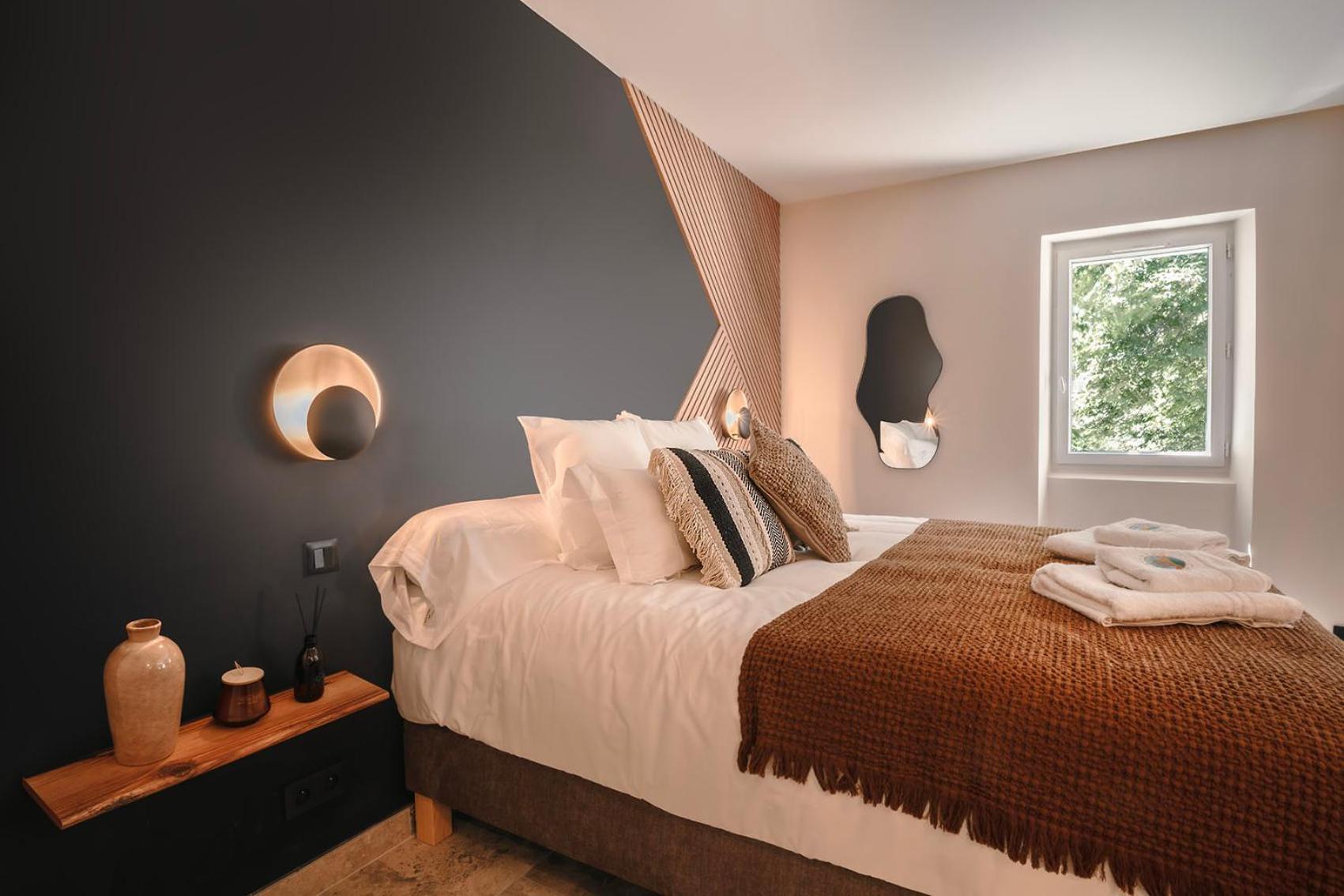 Les Suites De L'Etang Cucuron Ngoại thất bức ảnh