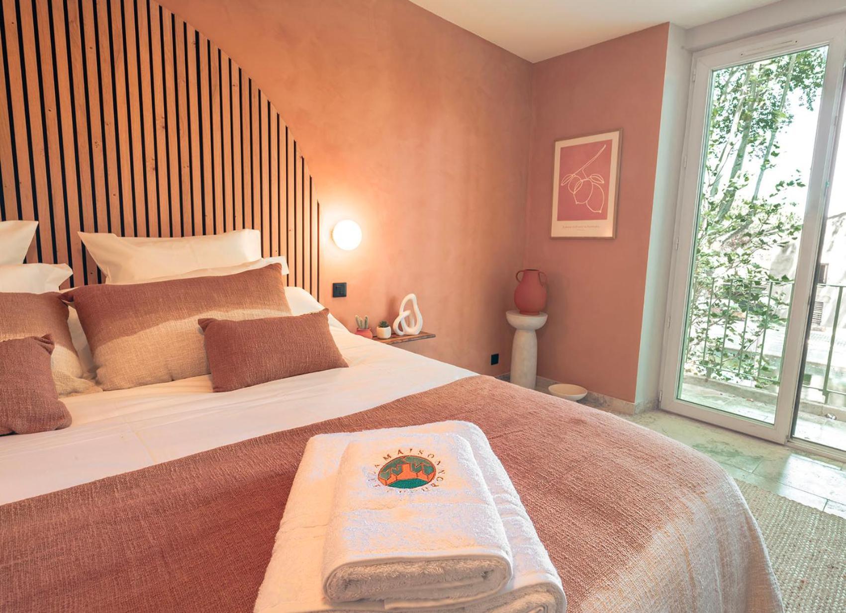 Les Suites De L'Etang Cucuron Ngoại thất bức ảnh