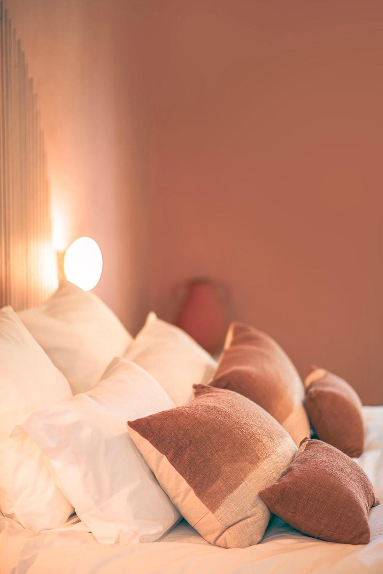 Les Suites De L'Etang Cucuron Ngoại thất bức ảnh